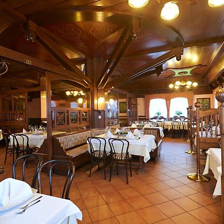 Hisa Ancka, Sencur - 3 Min To The Airport Hotel Ngoại thất bức ảnh