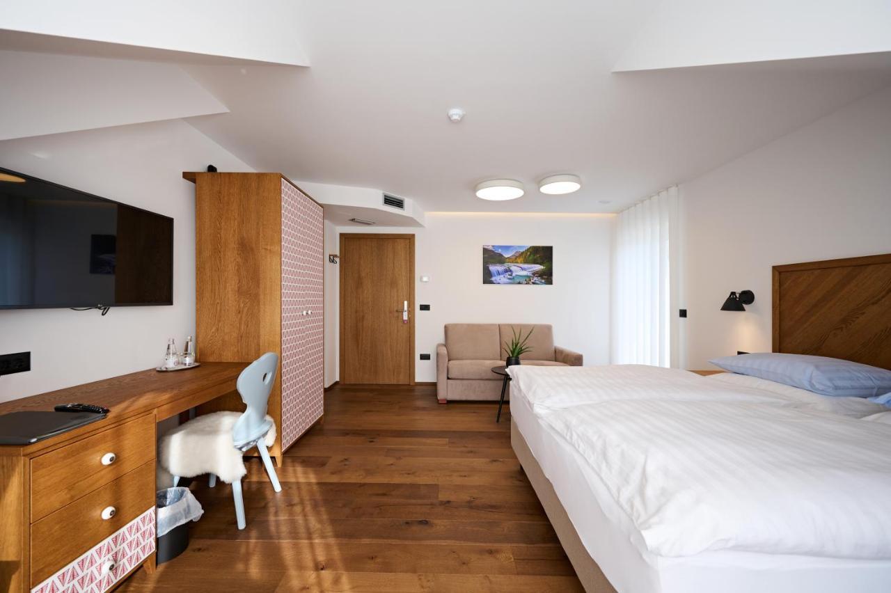 Hisa Ancka, Sencur - 3 Min To The Airport Hotel Ngoại thất bức ảnh
