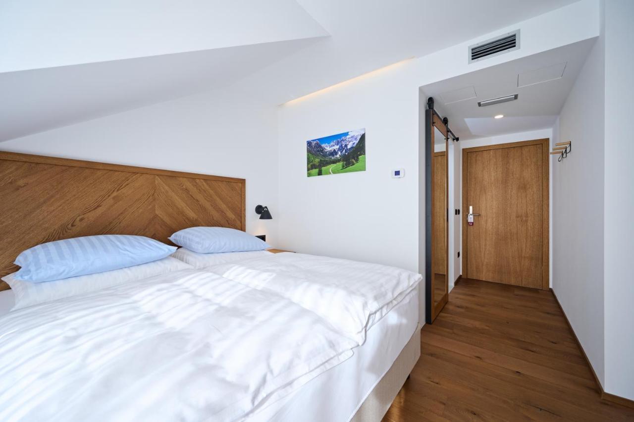 Hisa Ancka, Sencur - 3 Min To The Airport Hotel Ngoại thất bức ảnh