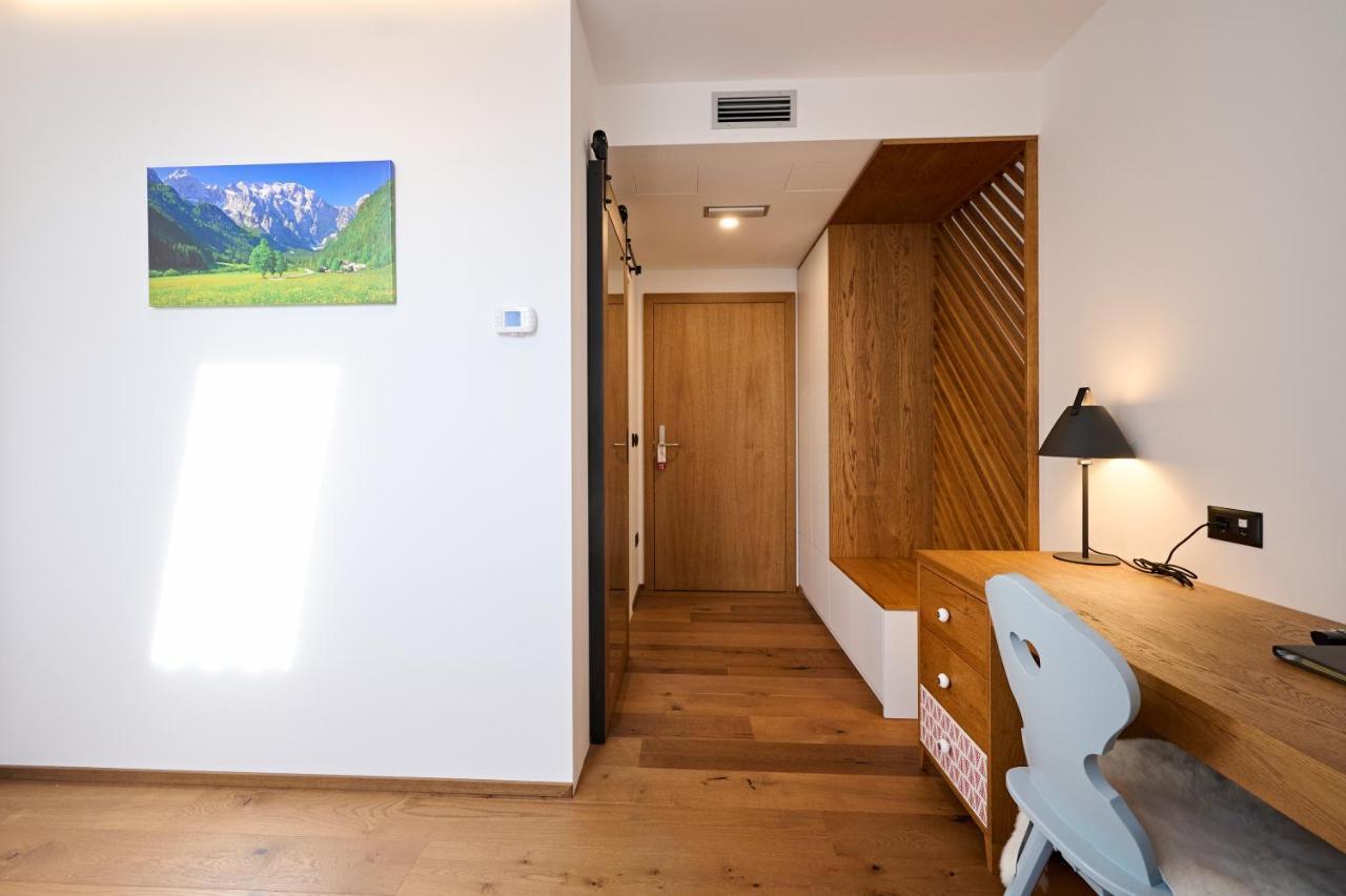 Hisa Ancka, Sencur - 3 Min To The Airport Hotel Ngoại thất bức ảnh
