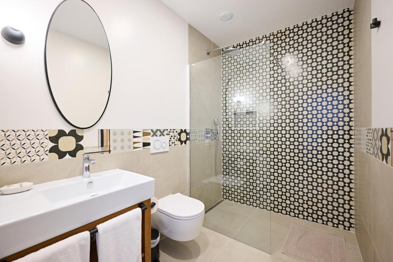Hisa Ancka, Sencur - 3 Min To The Airport Hotel Ngoại thất bức ảnh