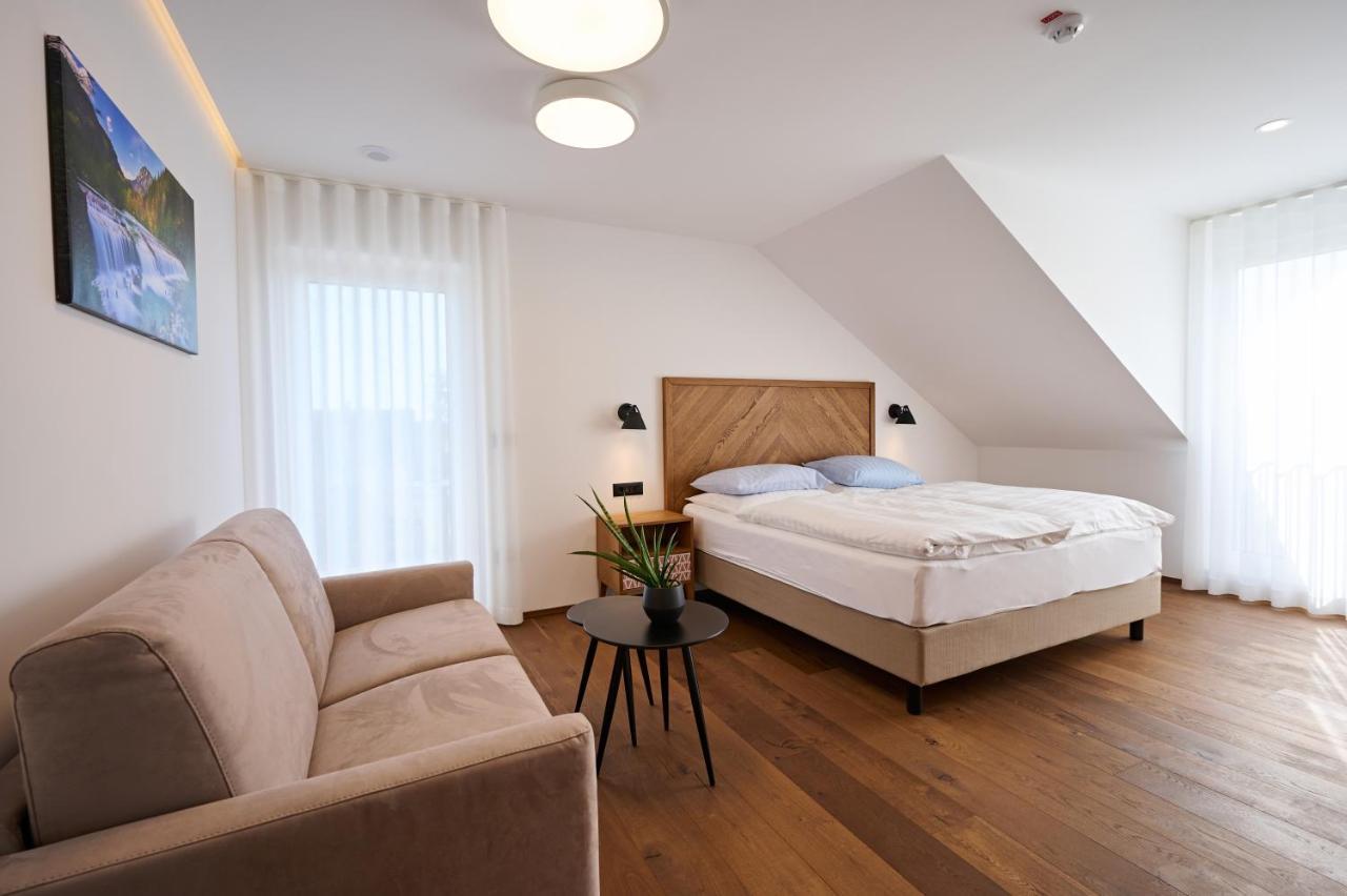 Hisa Ancka, Sencur - 3 Min To The Airport Hotel Ngoại thất bức ảnh