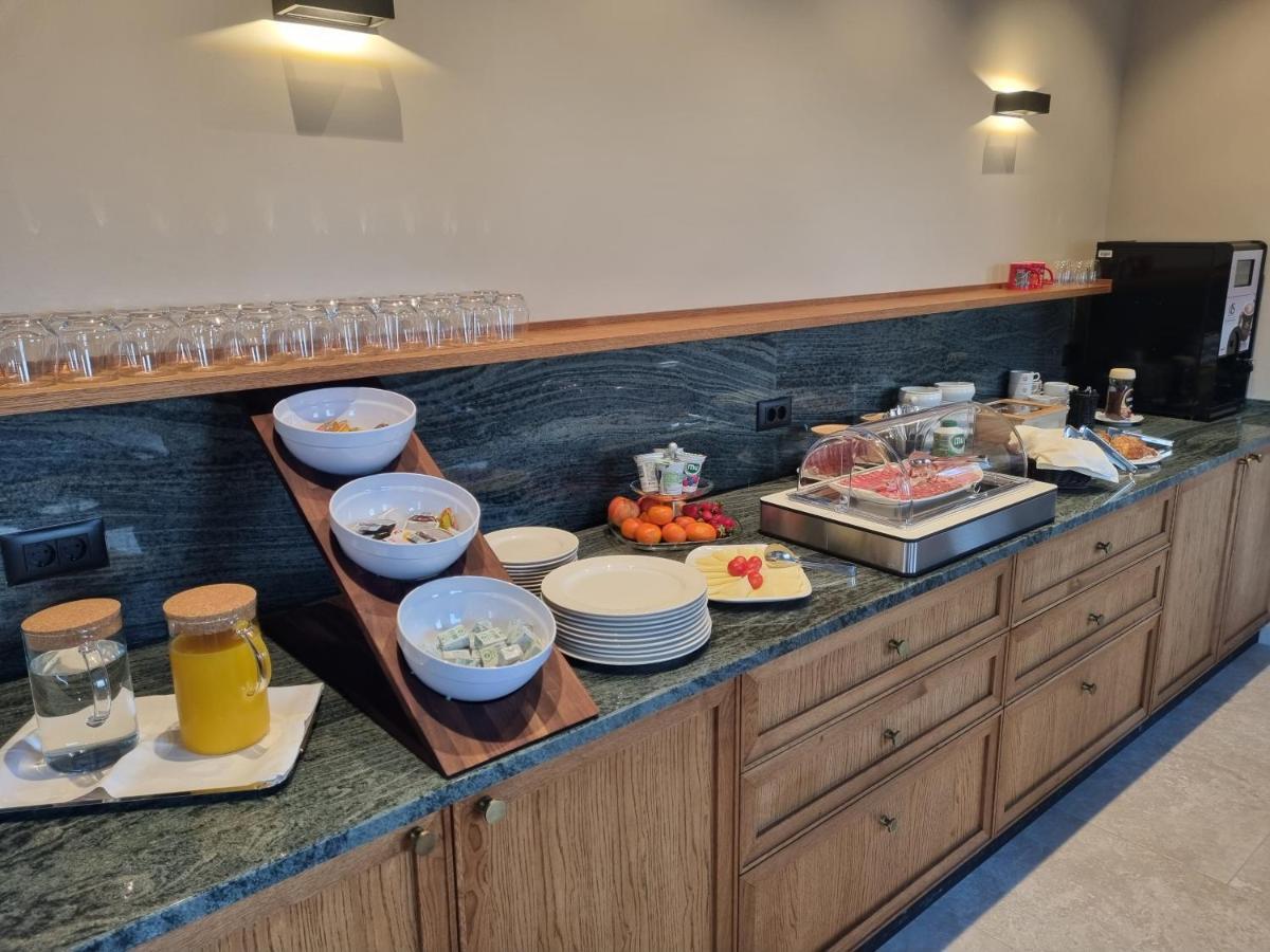 Hisa Ancka, Sencur - 3 Min To The Airport Hotel Ngoại thất bức ảnh